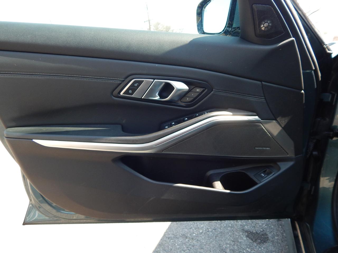 BMW 3 Series 330i xDrive Sedan 2021