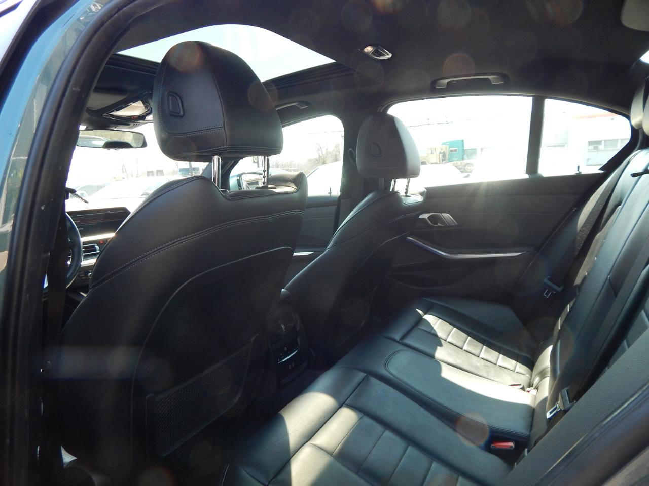 BMW 3 Series 330i xDrive Sedan 2021