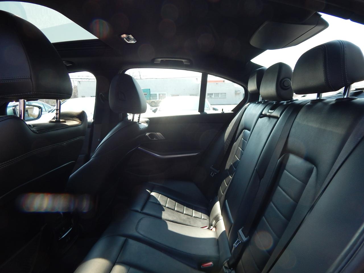 BMW 3 Series 330i xDrive Sedan 2021