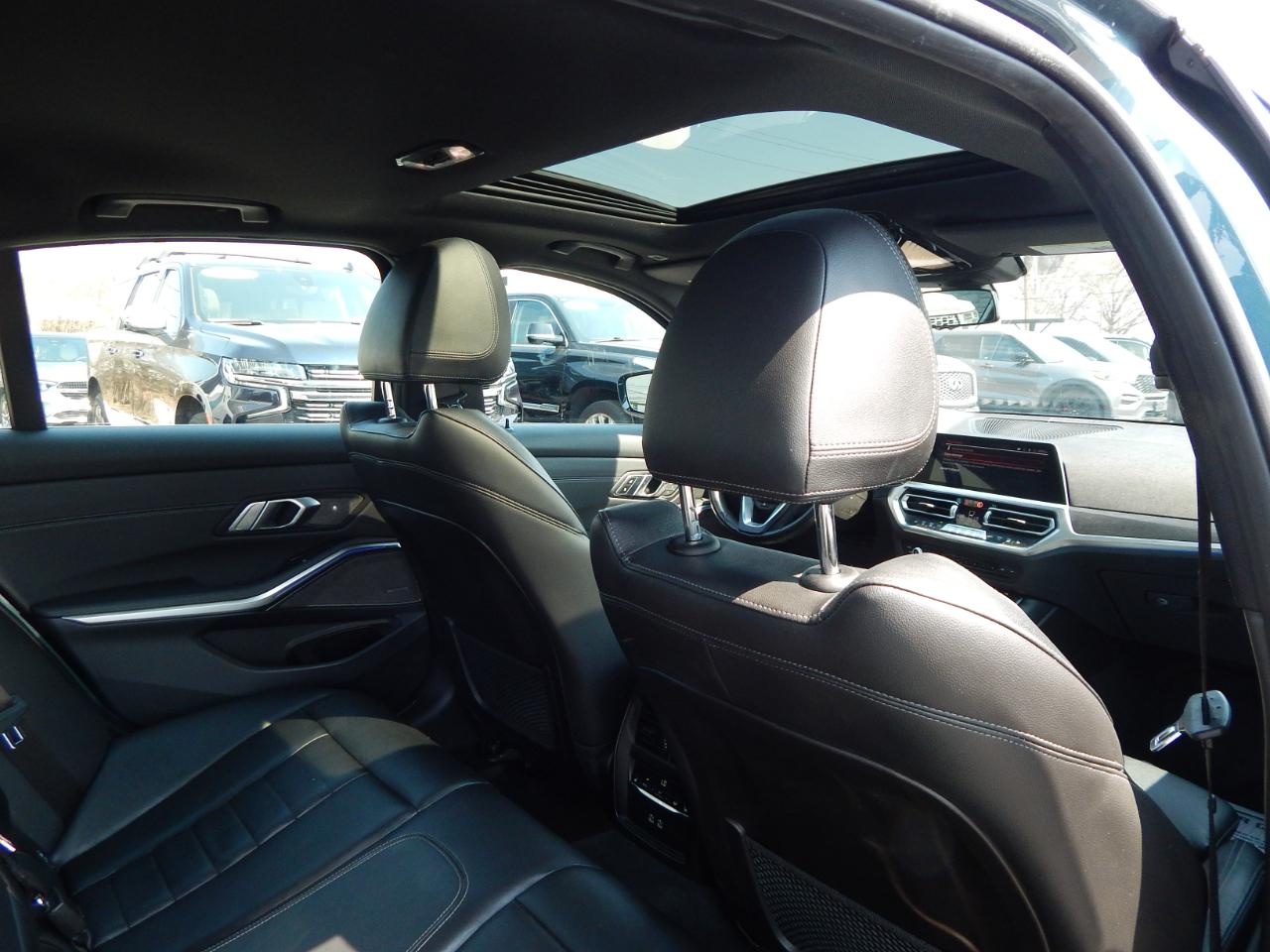 BMW 3 Series 330i xDrive Sedan 2021