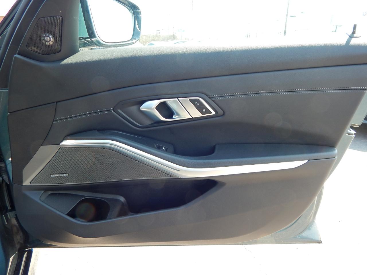 BMW 3 Series 330i xDrive Sedan 2021