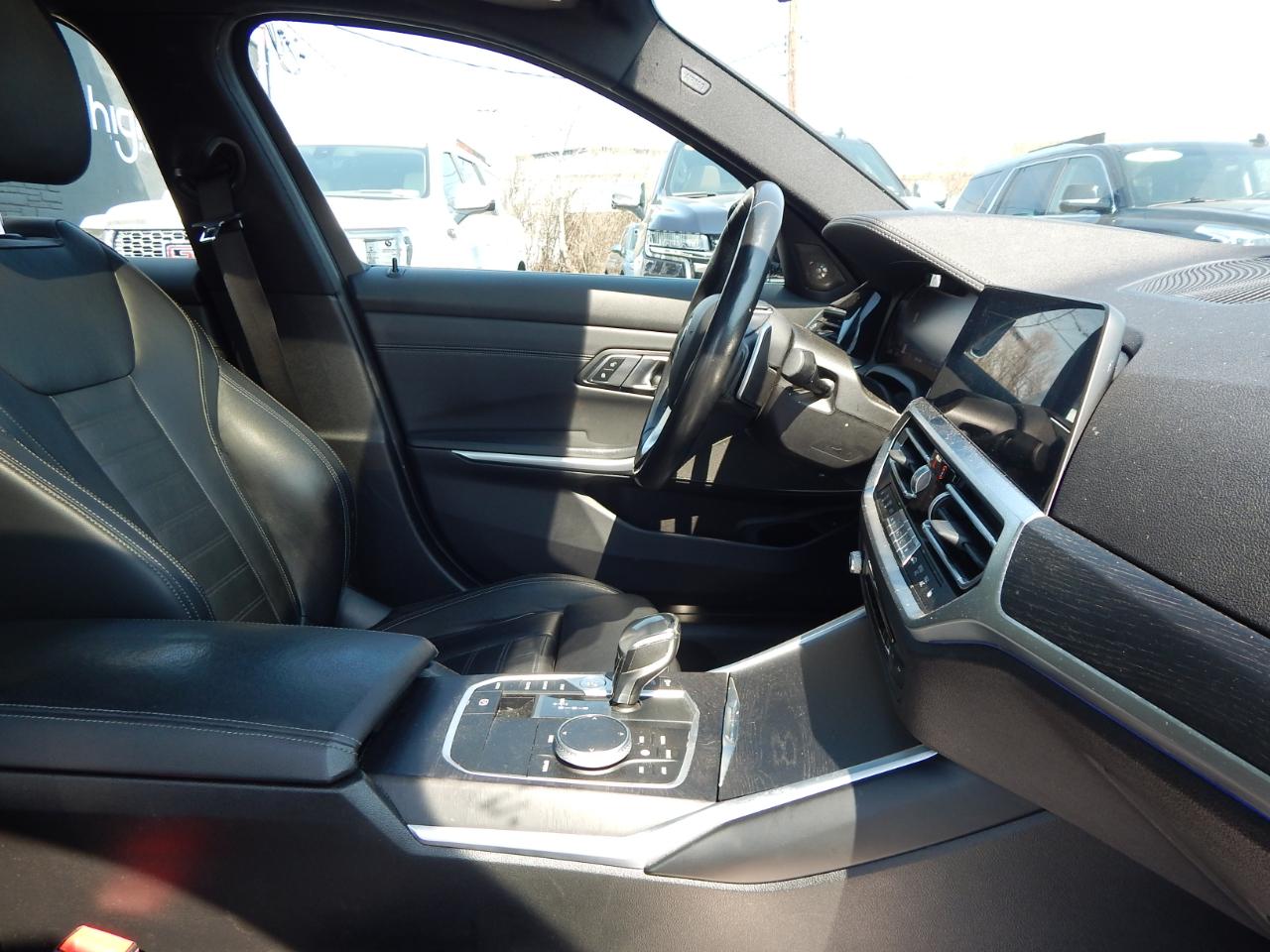 BMW 3 Series 330i xDrive Sedan 2021