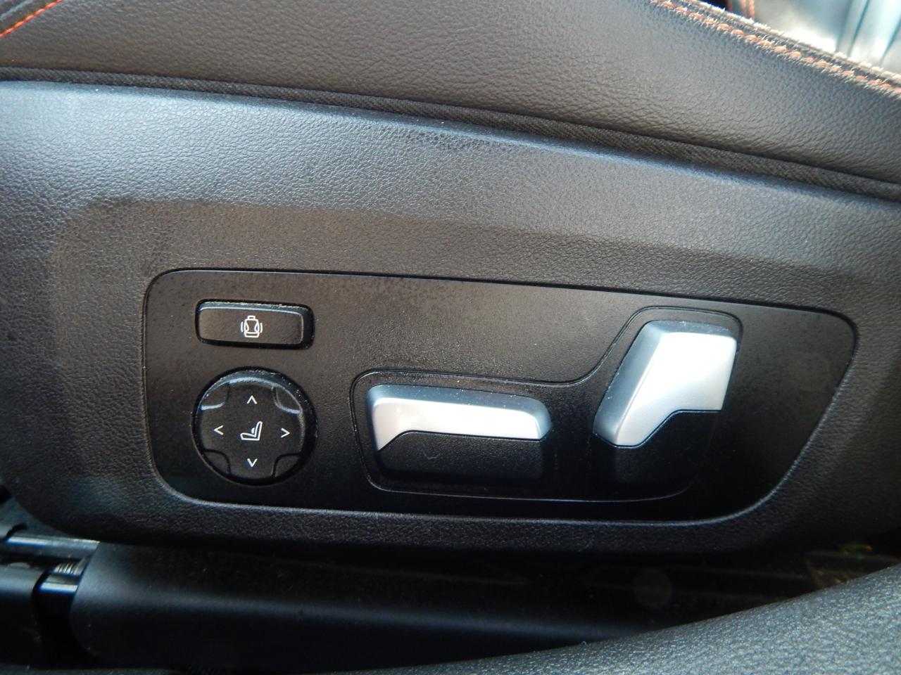 BMW 3 Series 330i xDrive Sedan 2020