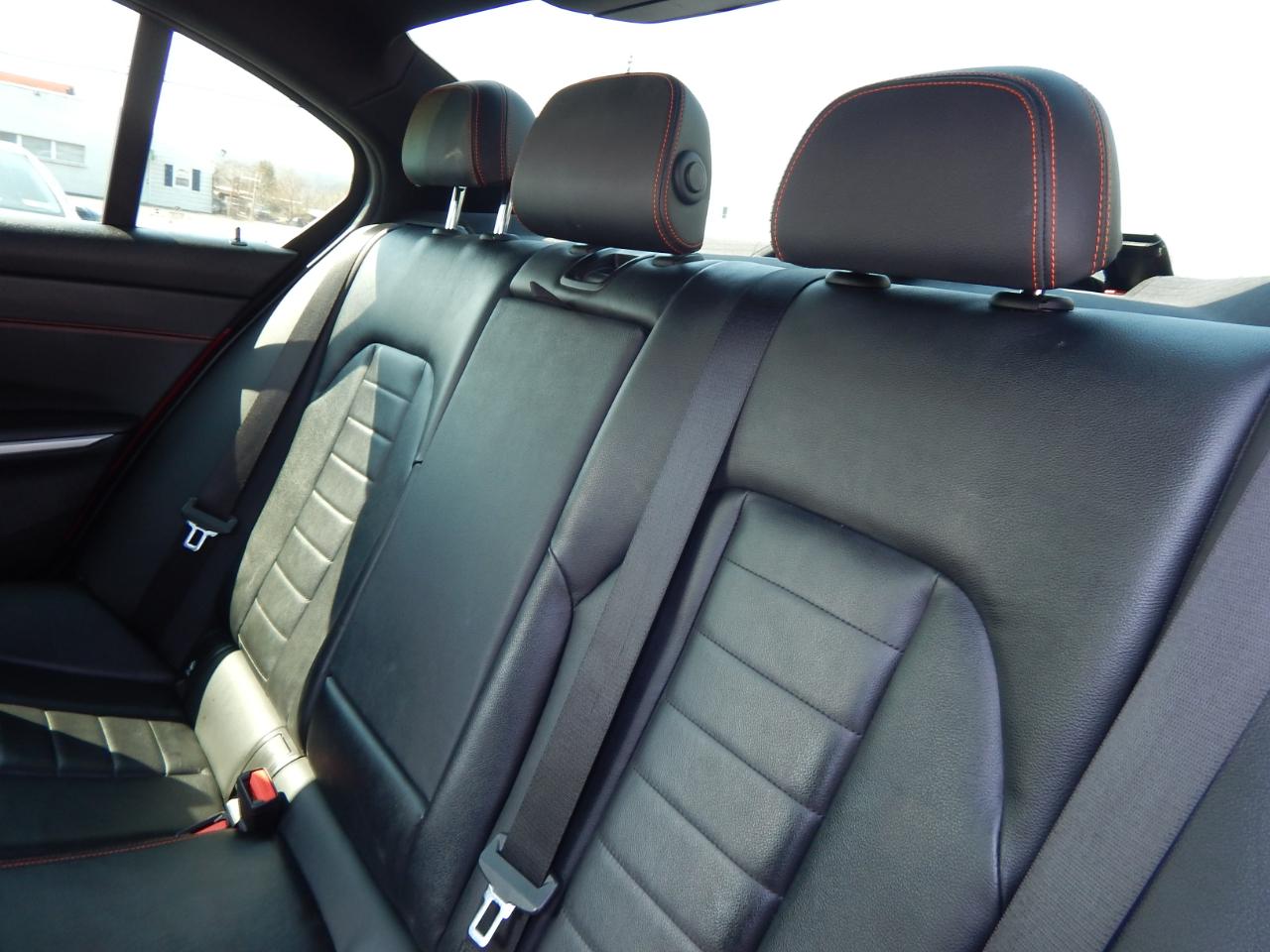 BMW 3 Series 330i xDrive Sedan 2020