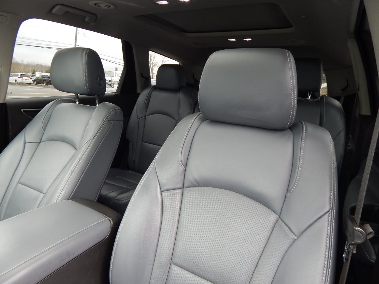 Buick Enclave AWD 4dr Essence 2020