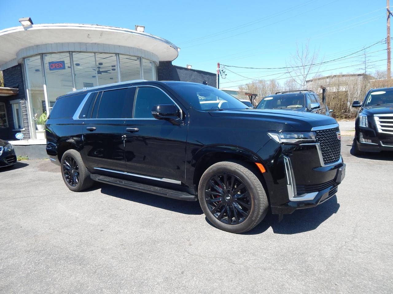 Cadillac Escalade ESV 4WD 4dr Premium Luxury 2022