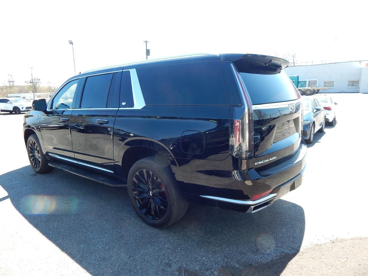 Cadillac Escalade ESV 4WD 4dr Premium Luxury 2022