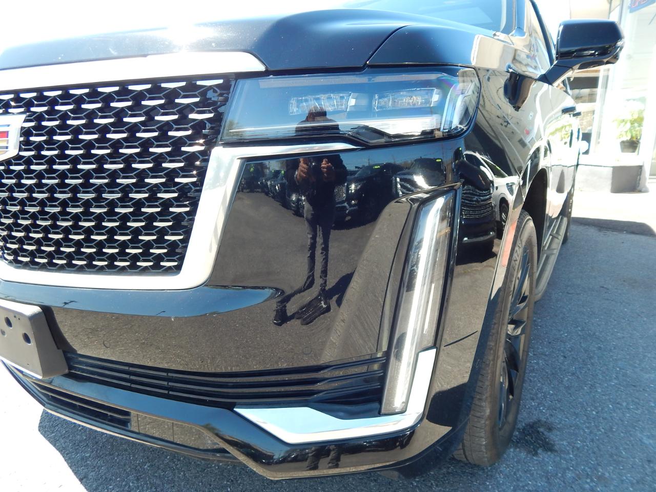 Cadillac Escalade ESV 4WD 4dr Premium Luxury 2022