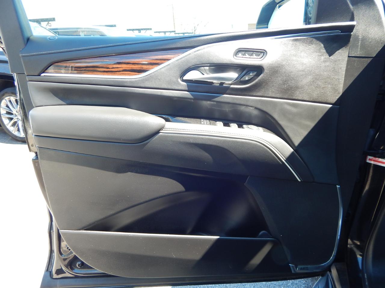 Cadillac Escalade ESV 4WD 4dr Premium Luxury 2022