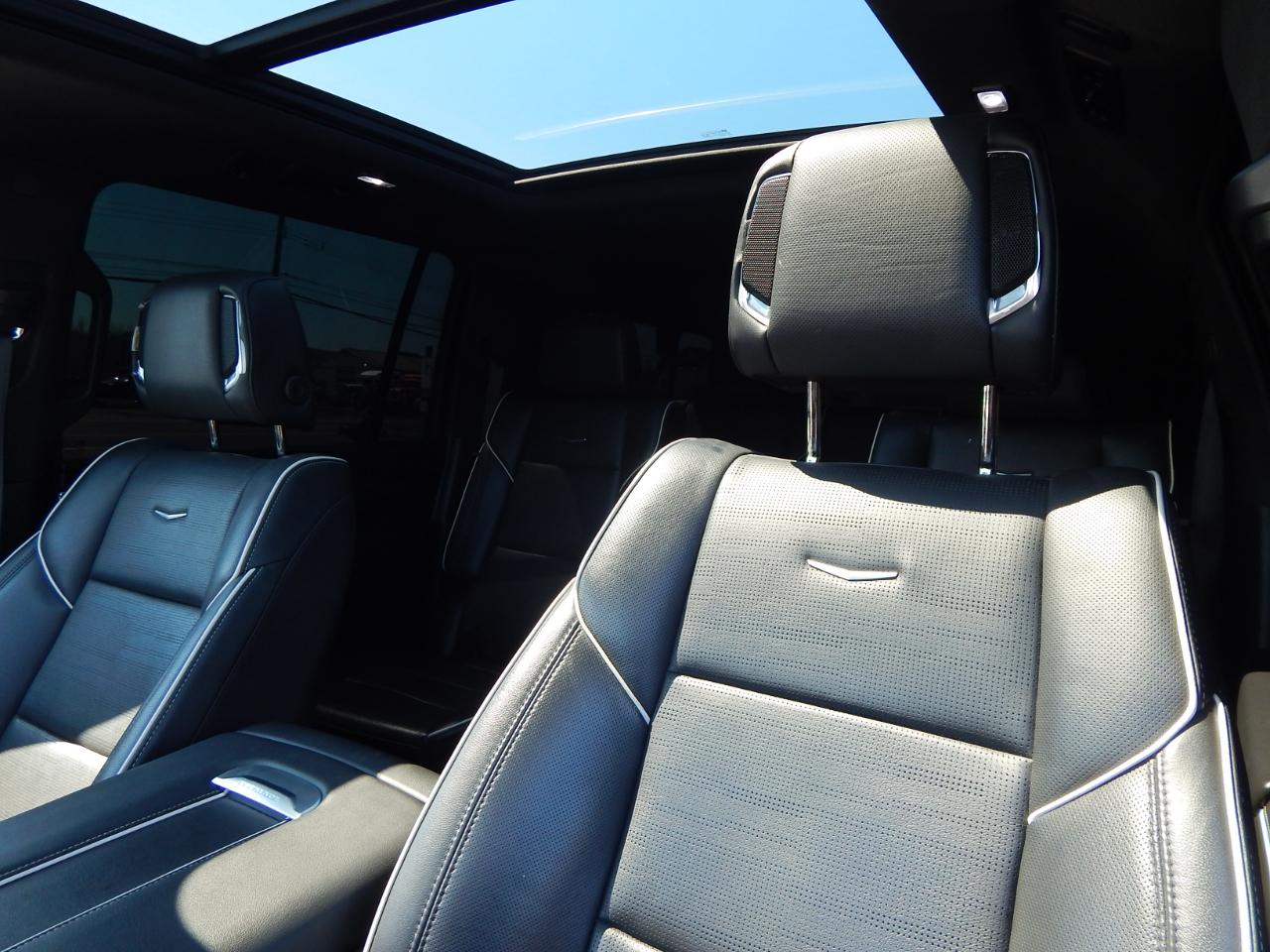 Cadillac Escalade ESV 4WD 4dr Premium Luxury 2022