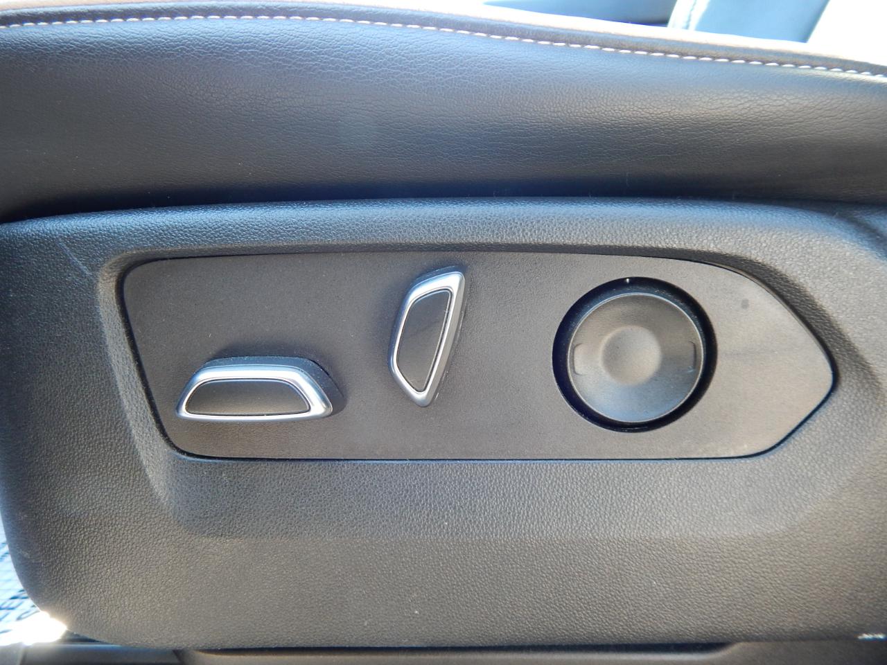 Cadillac Escalade ESV 4WD 4dr Premium Luxury 2022