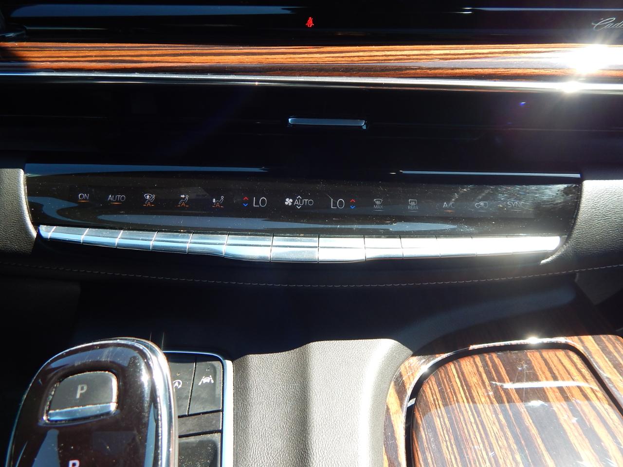 Cadillac Escalade ESV 4WD 4dr Premium Luxury 2022