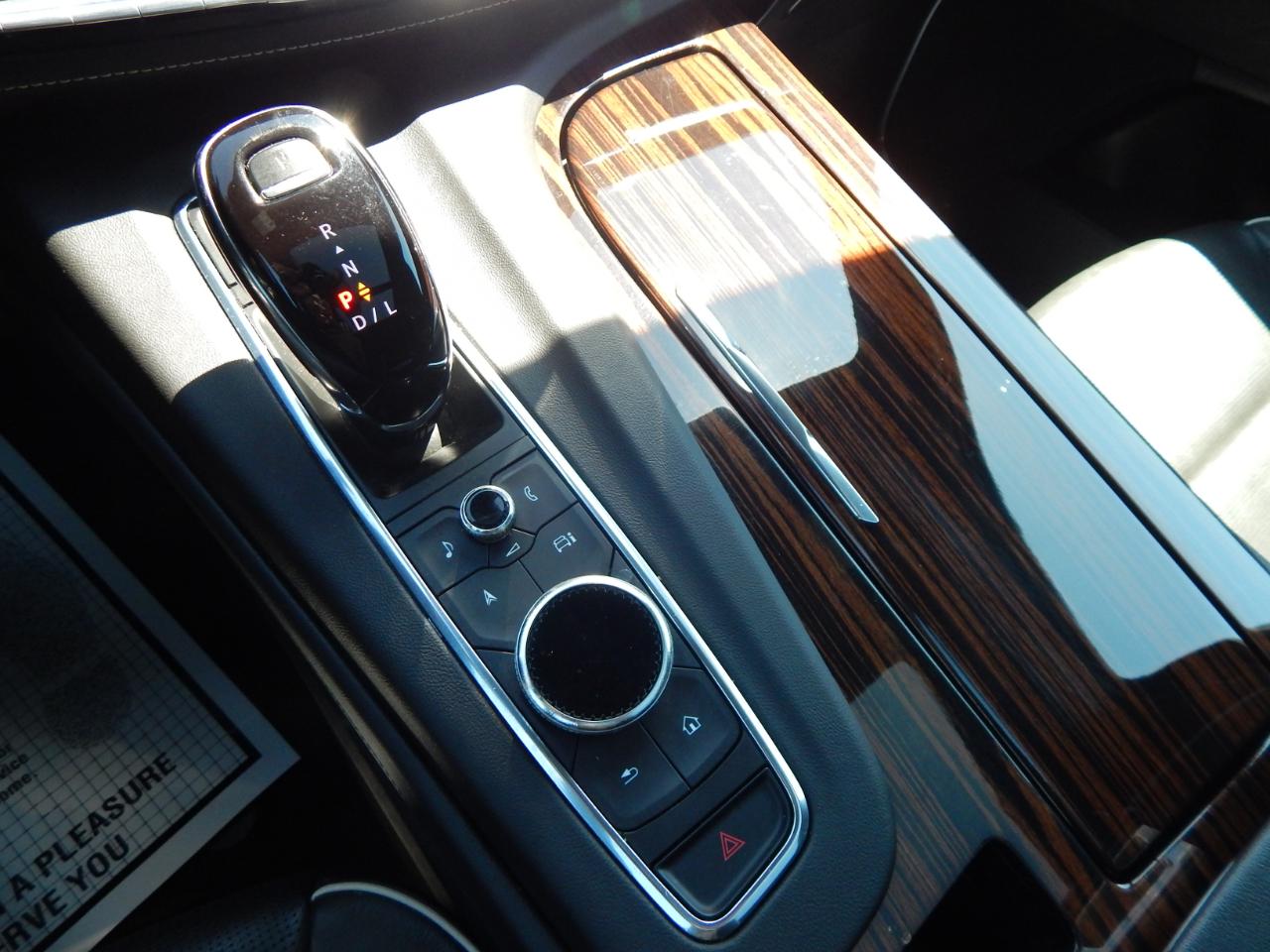 Cadillac Escalade ESV 4WD 4dr Premium Luxury 2022