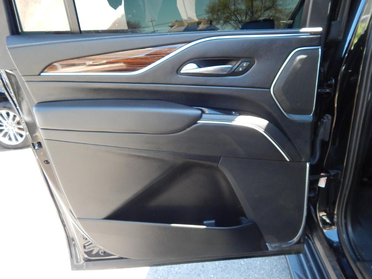 Cadillac Escalade ESV 4WD 4dr Premium Luxury 2022