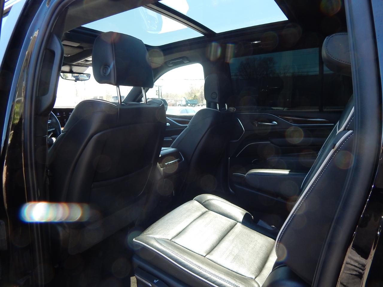 Cadillac Escalade ESV 4WD 4dr Premium Luxury 2022