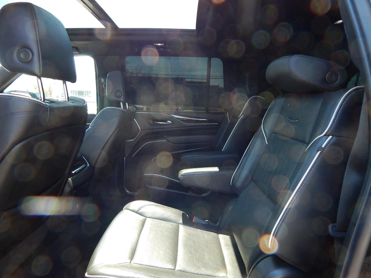 Cadillac Escalade ESV 4WD 4dr Premium Luxury 2022