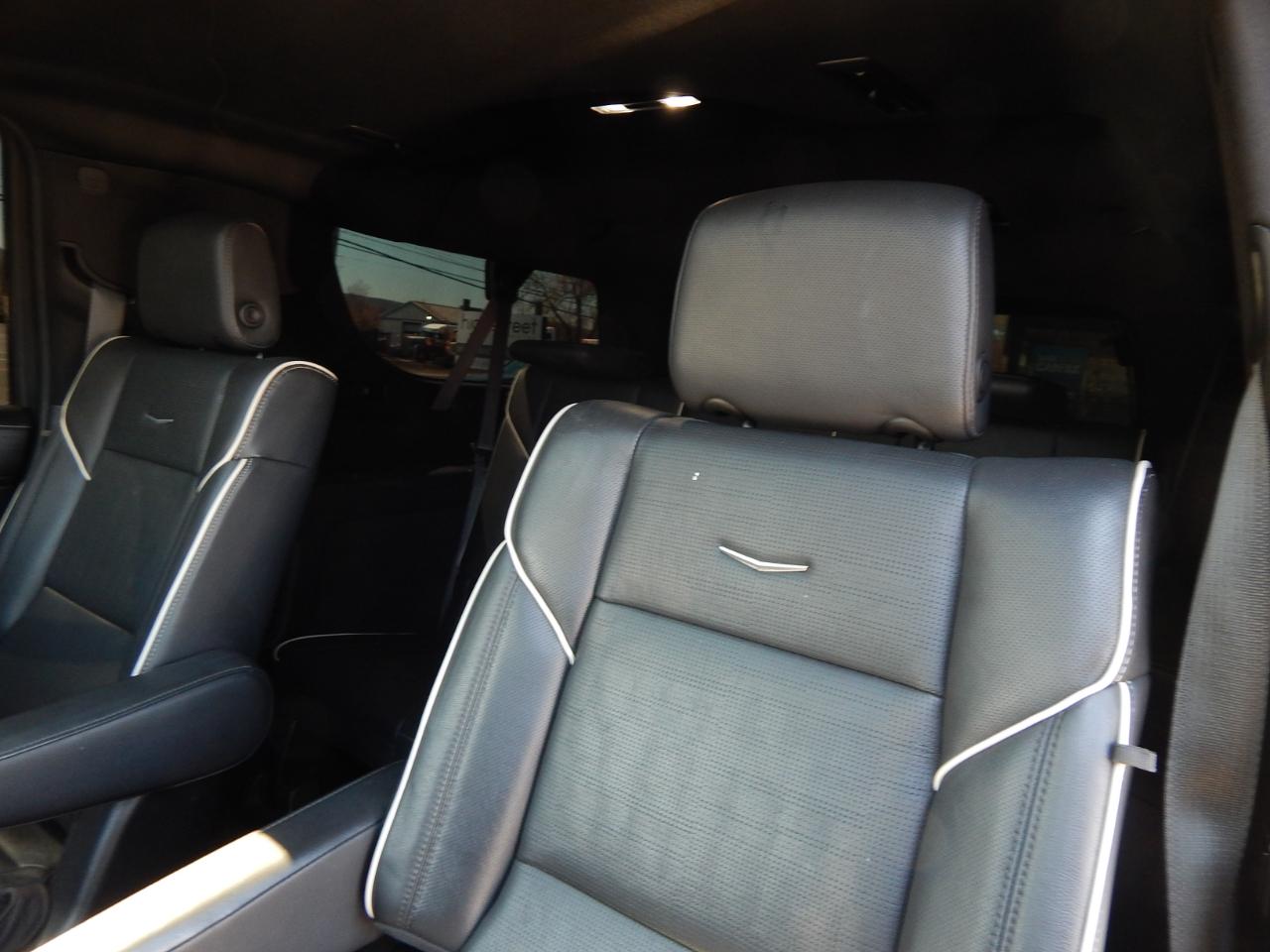 Cadillac Escalade ESV 4WD 4dr Premium Luxury 2022