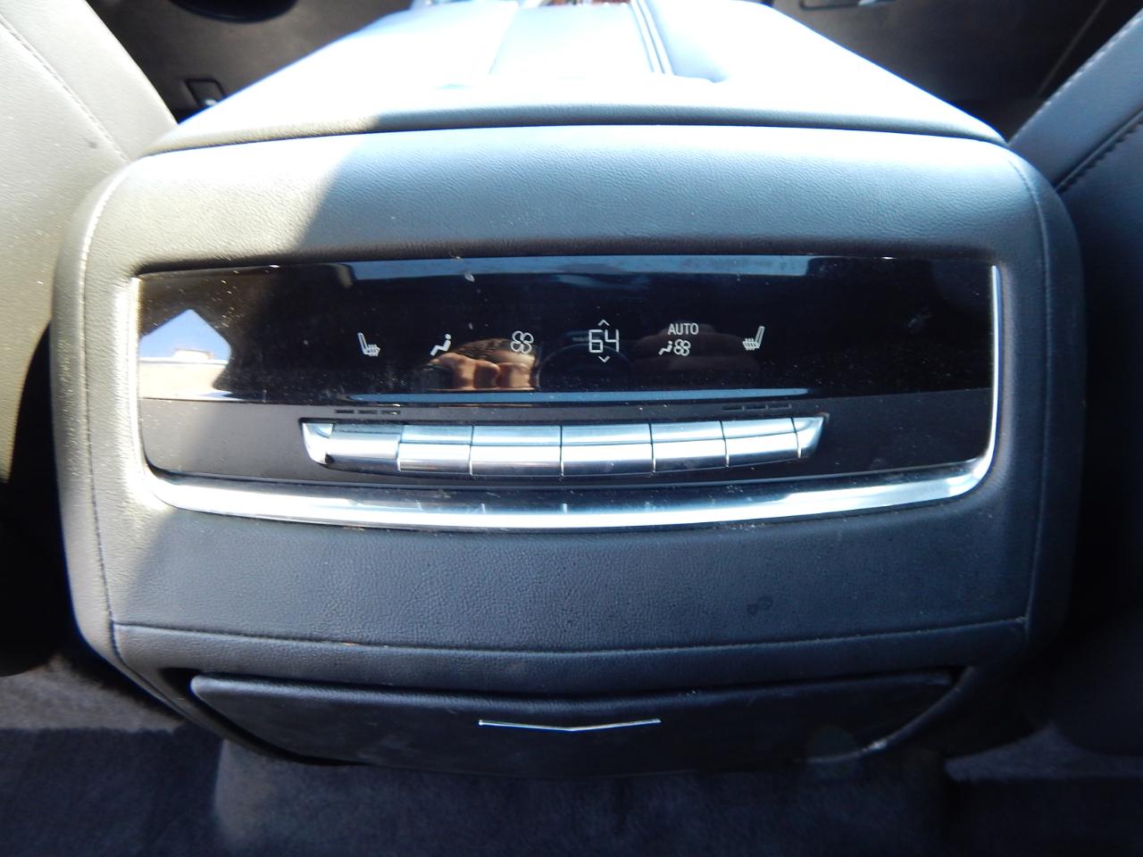 Cadillac Escalade ESV 4WD 4dr Premium Luxury 2022