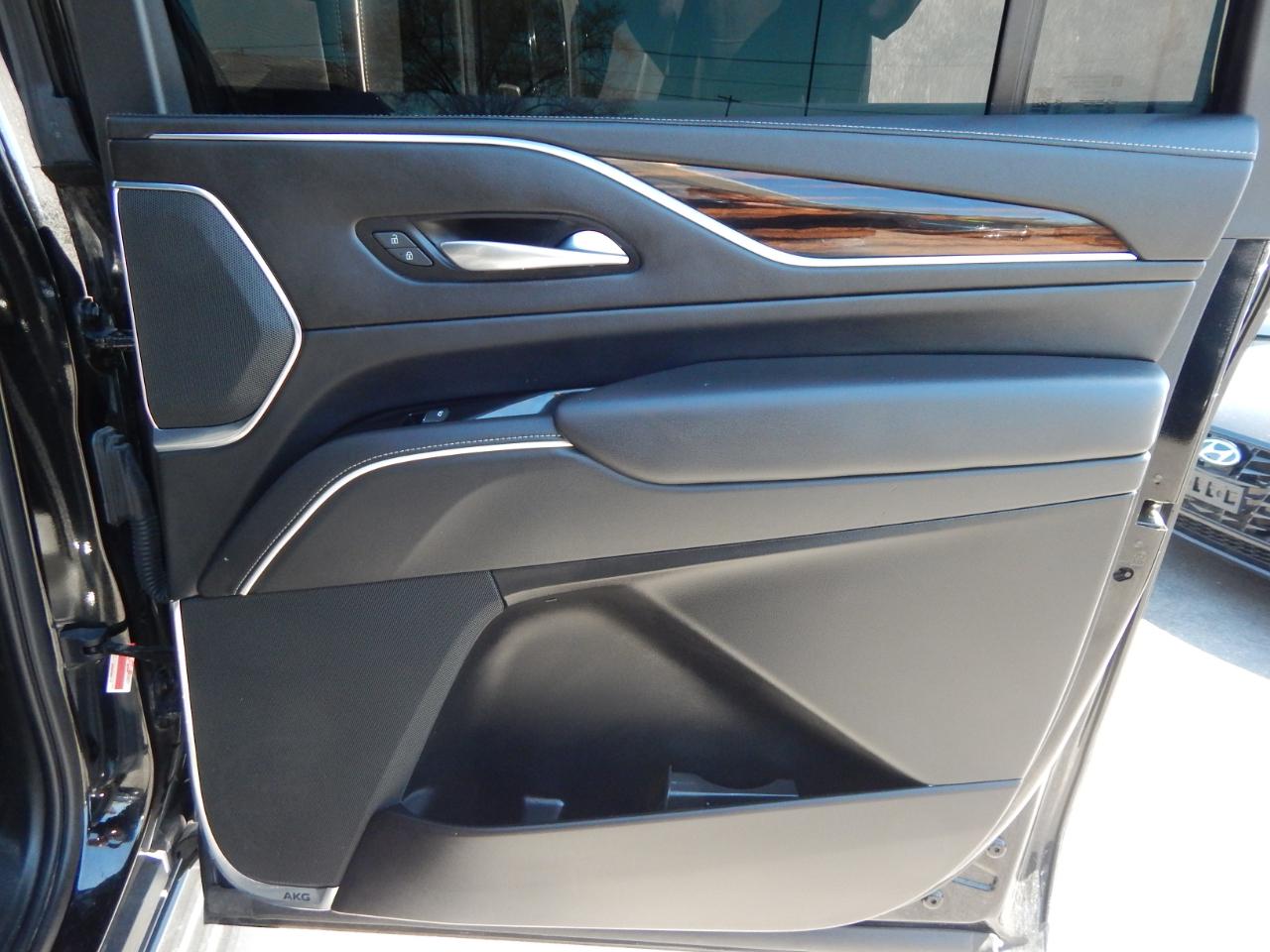 Cadillac Escalade ESV 4WD 4dr Premium Luxury 2022