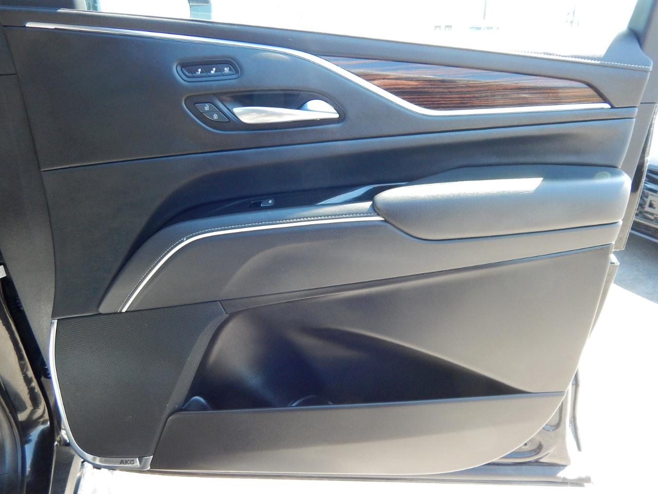 Cadillac Escalade ESV 4WD 4dr Premium Luxury 2022