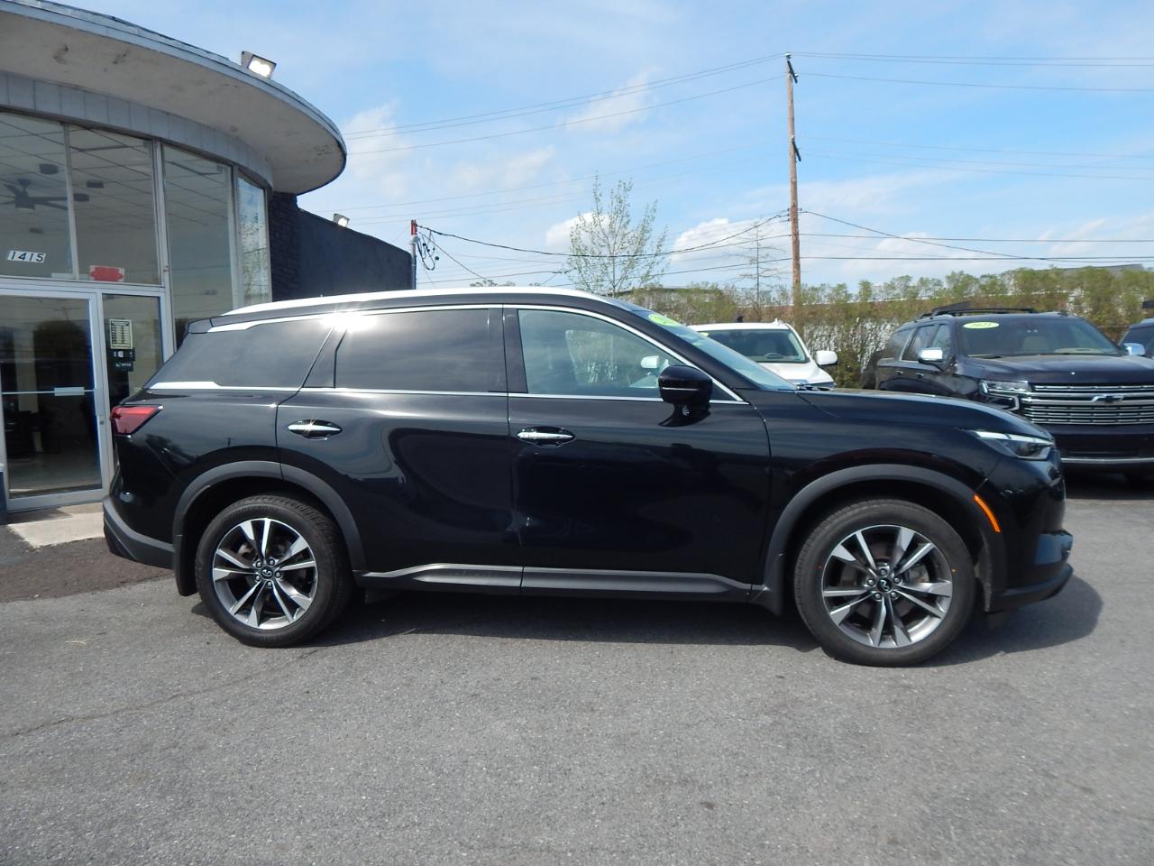 Infiniti QX60 LUXE AWD 2023