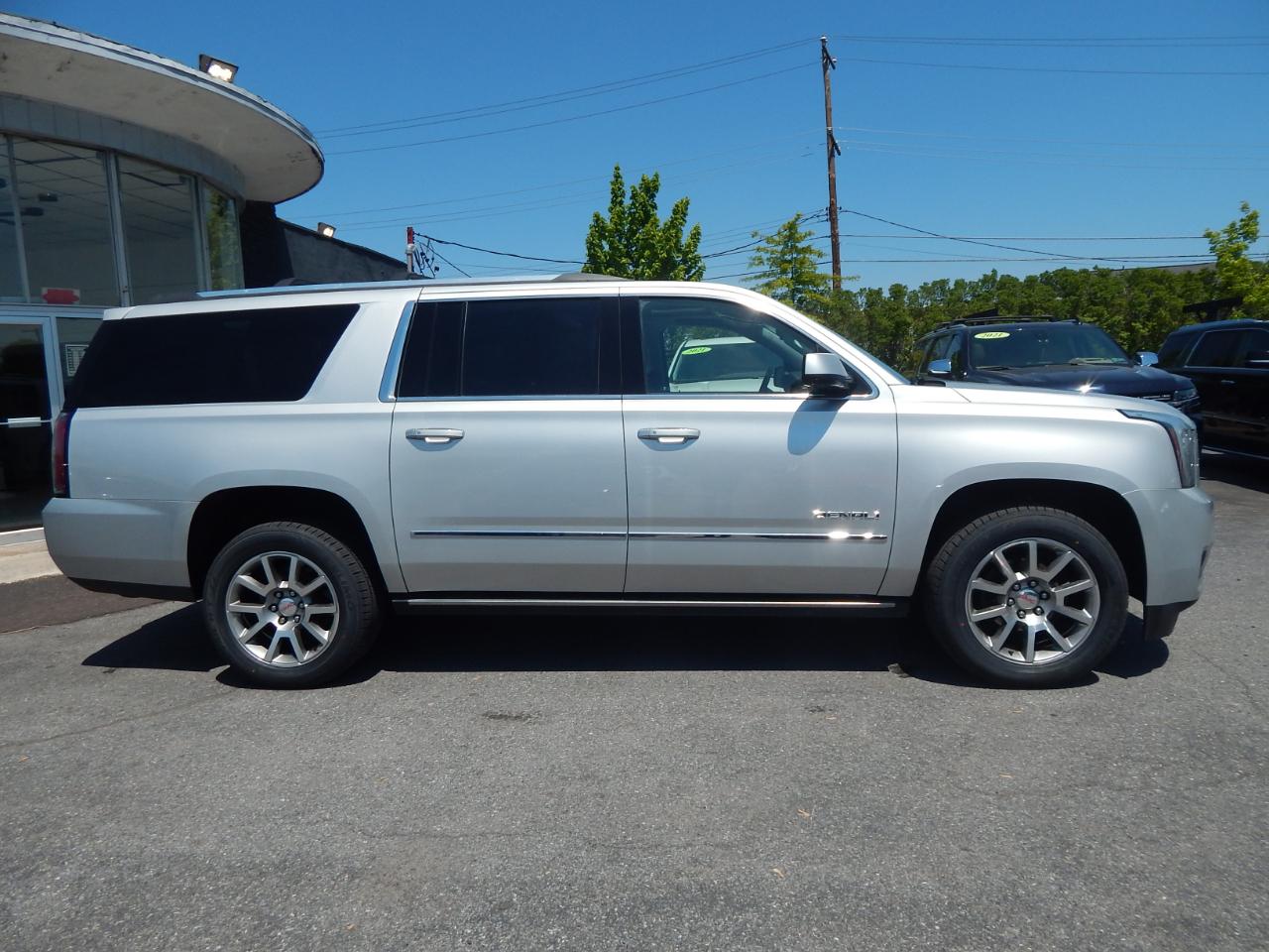 GMC Yukon XL Denali 4WD 2020