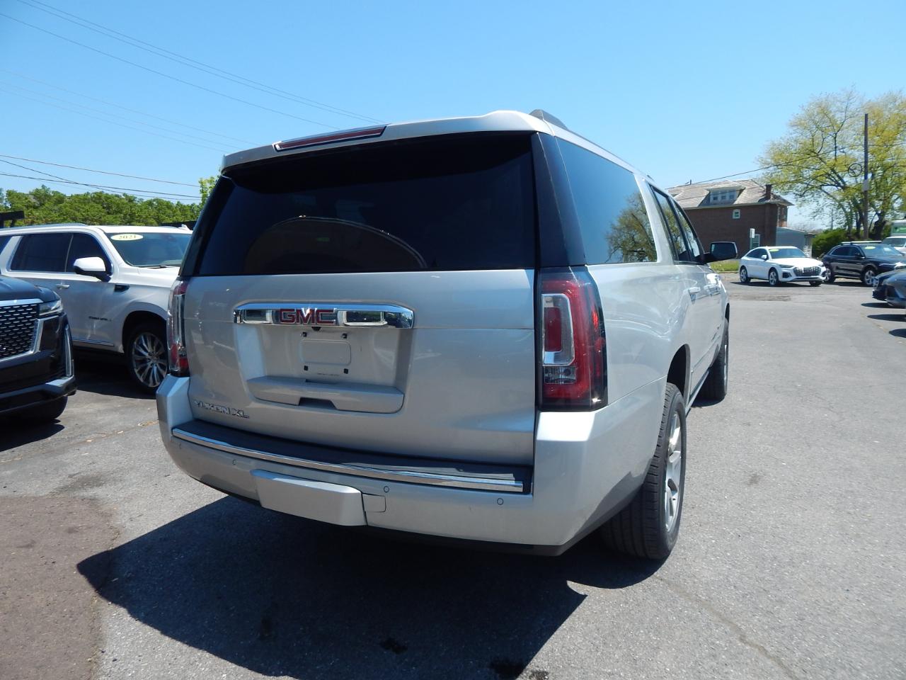 GMC Yukon XL Denali 4WD 2020