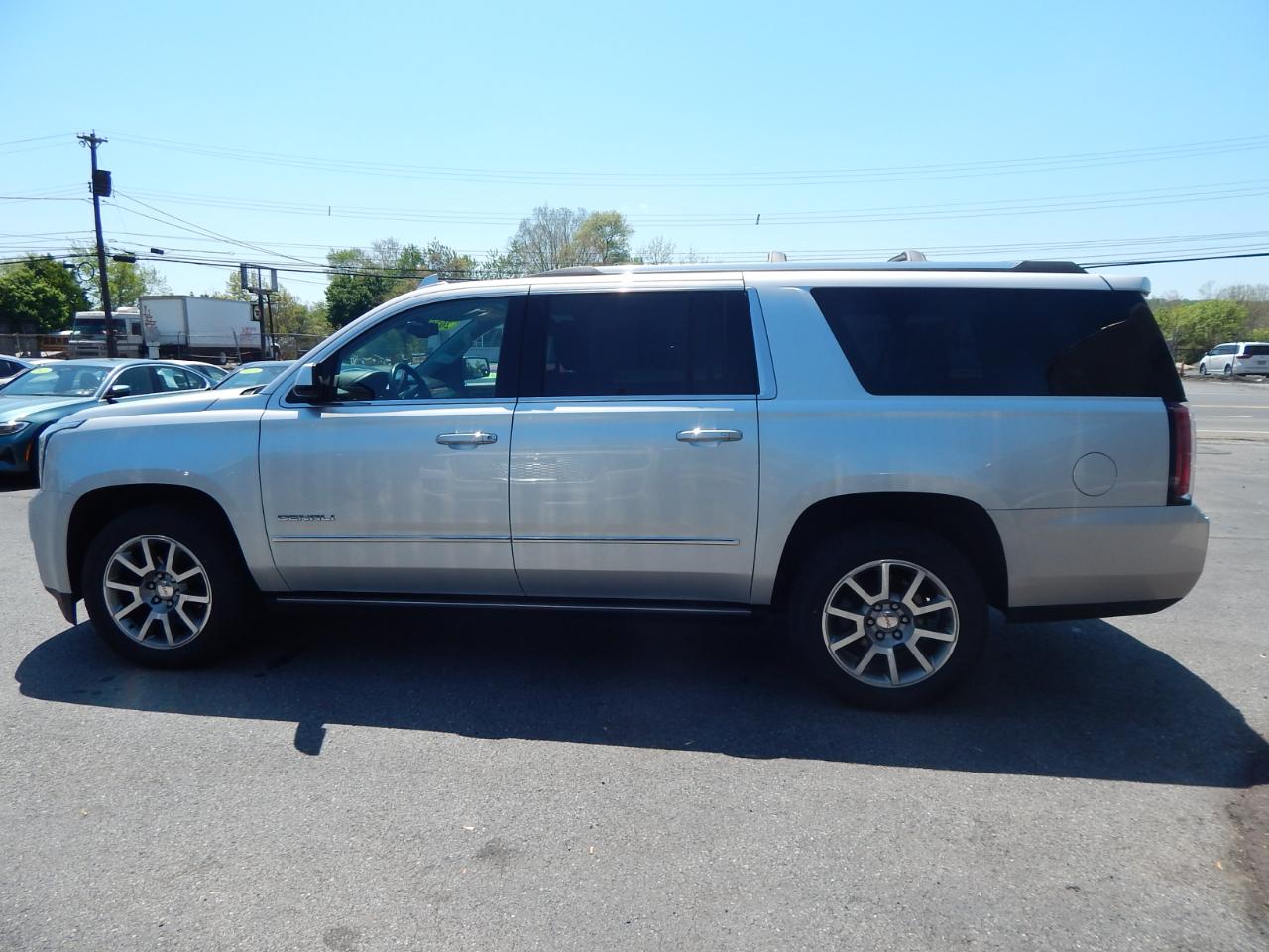 GMC Yukon XL Denali 4WD 2020