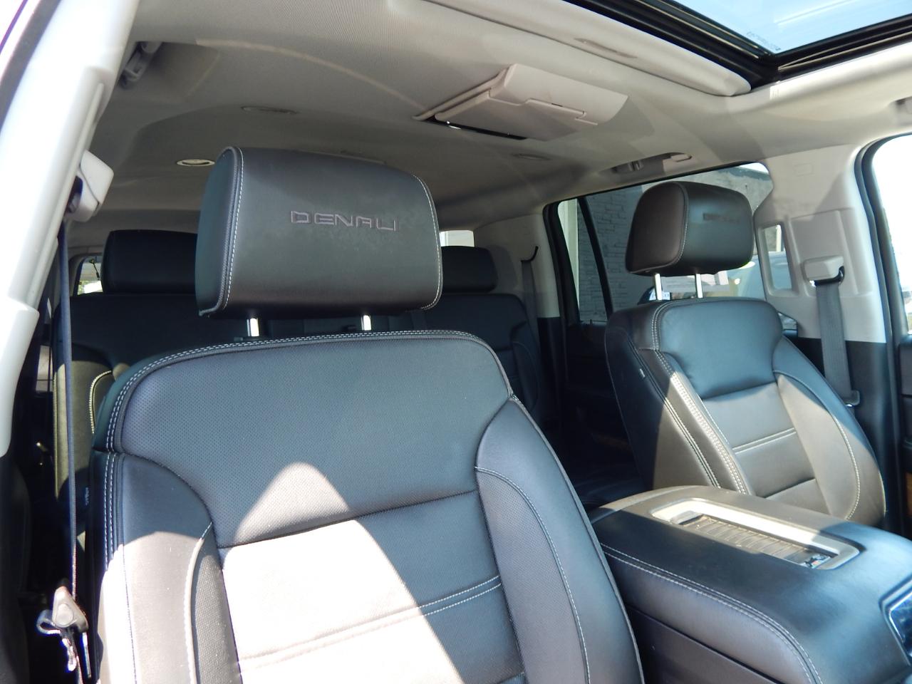 GMC Yukon XL Denali 4WD 2020