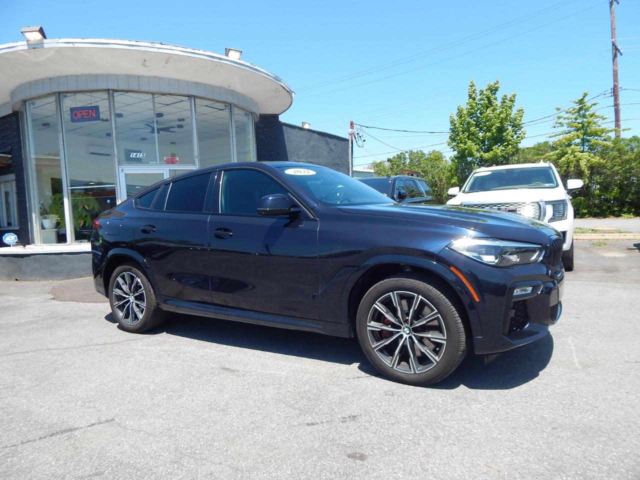 BMW X6 M50i Sports Activity Coupe 2021