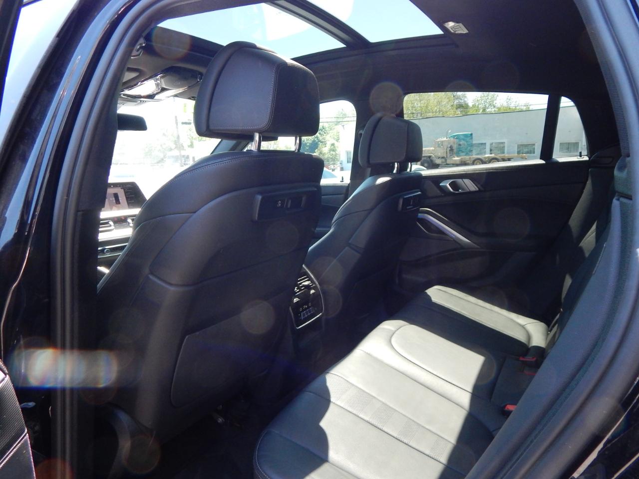 BMW X6 M50i Sports Activity Coupe 2021