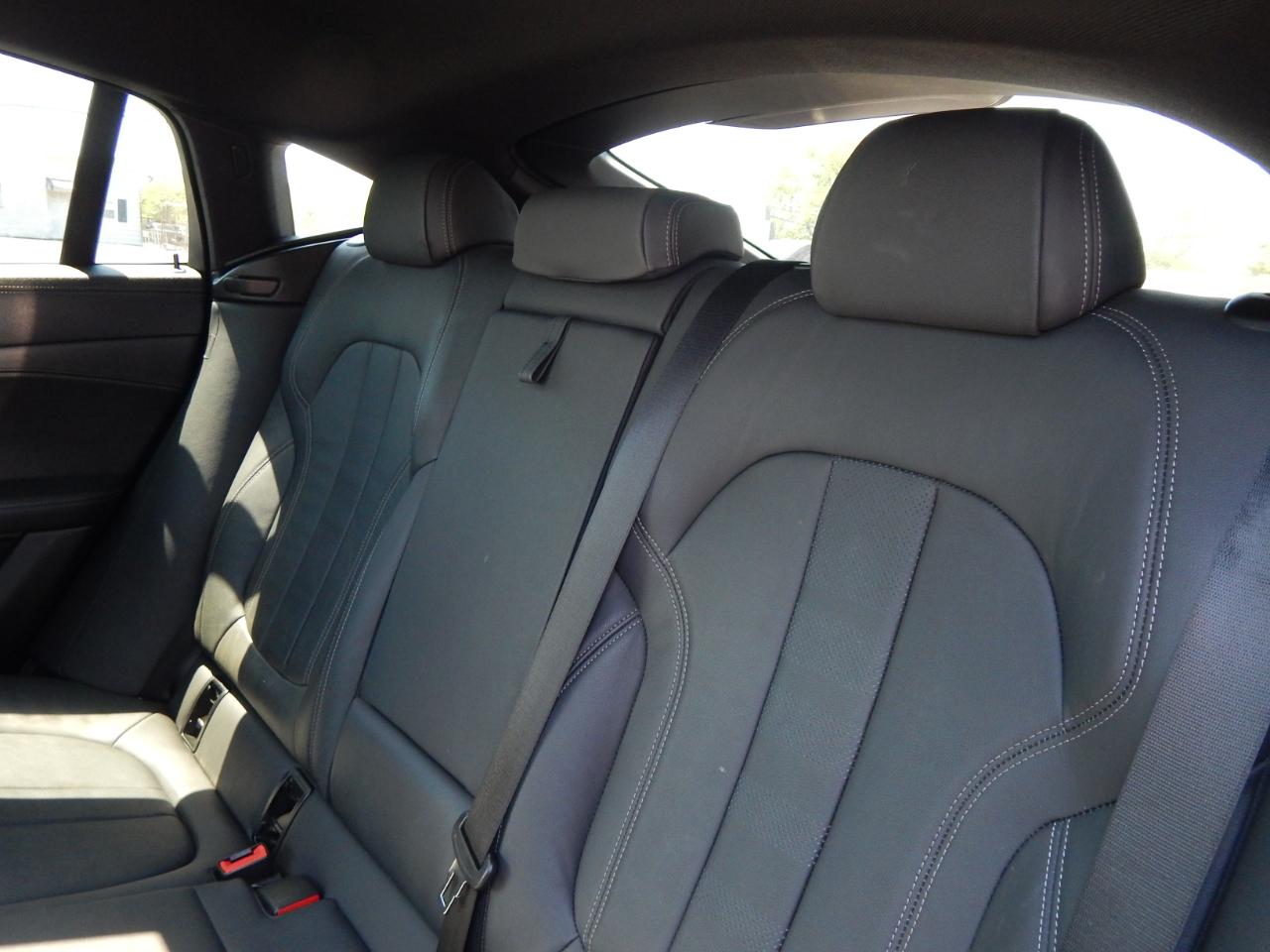 BMW X6 M50i Sports Activity Coupe 2021