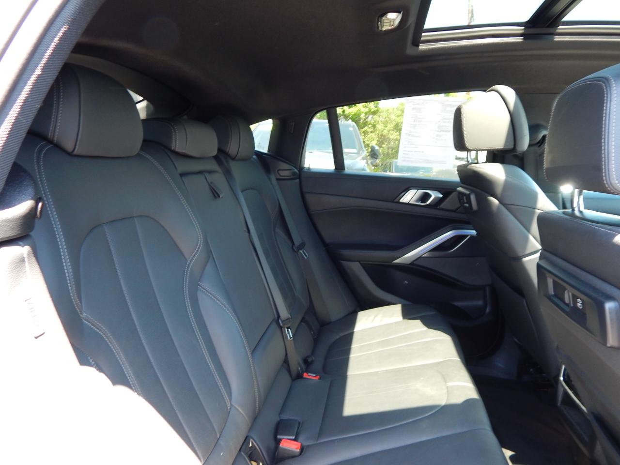 BMW X6 M50i Sports Activity Coupe 2021