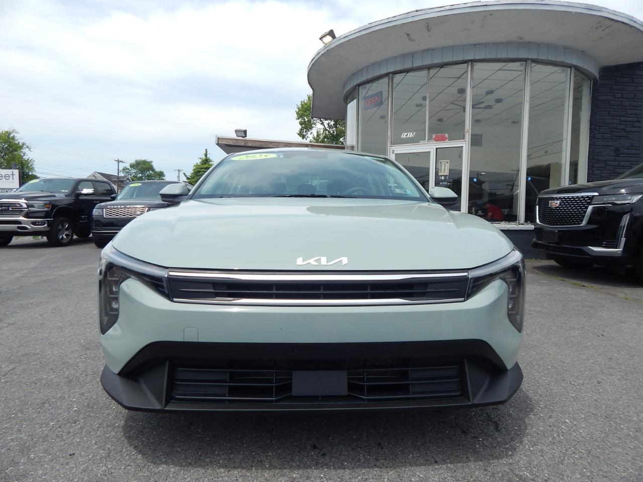 Kia K4 LXS FWD 2025