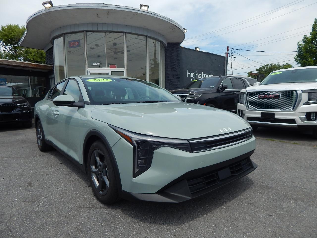 Kia K4 LXS FWD 2025