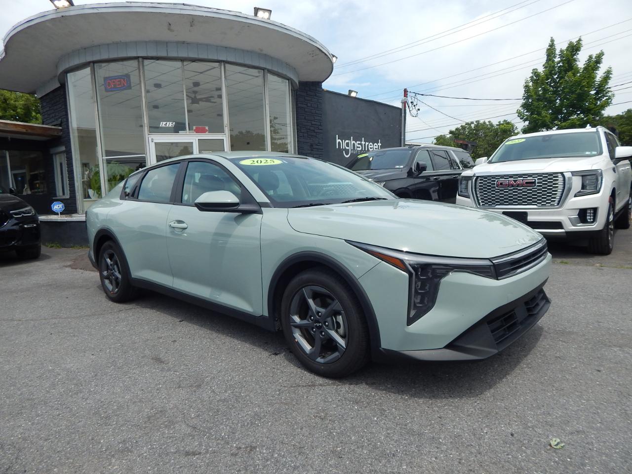 Kia K4 LXS FWD 2025
