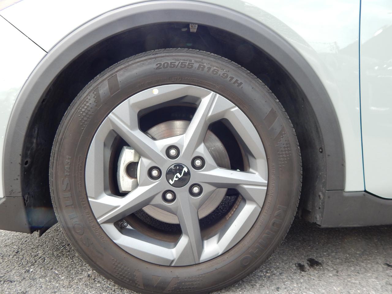 Kia K4 LXS FWD 2025