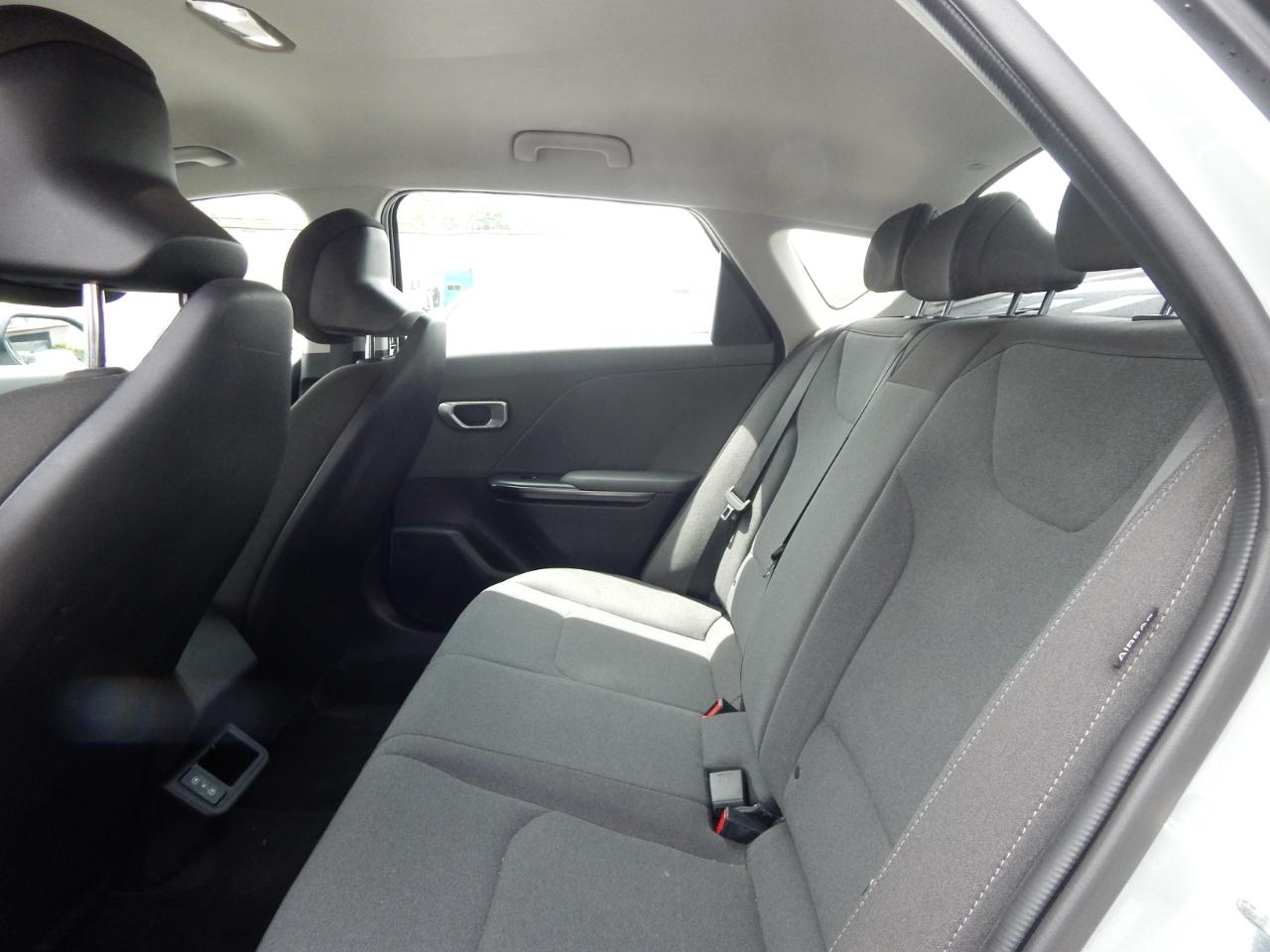 Kia K4 LXS FWD 2025