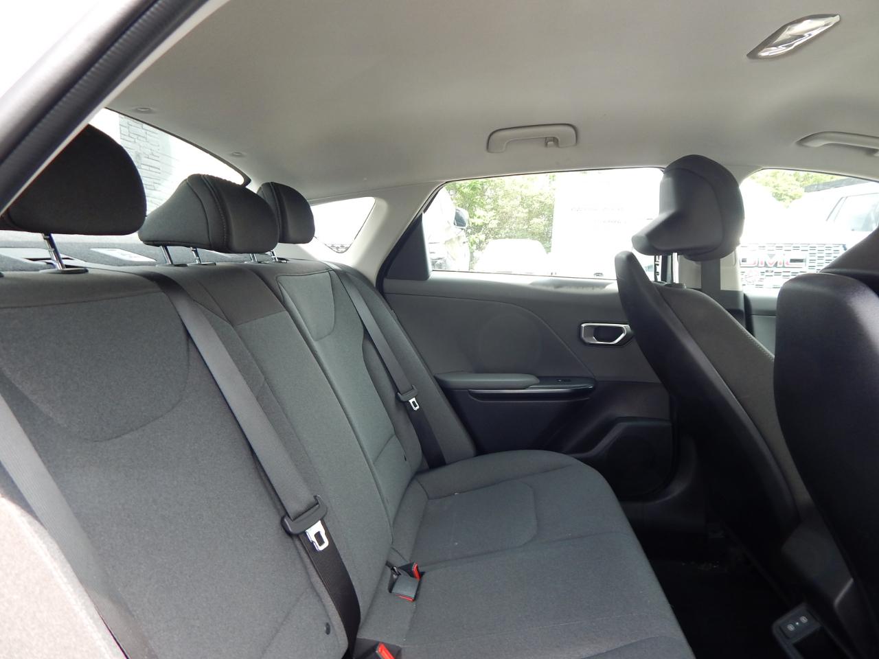 Kia K4 LXS FWD 2025