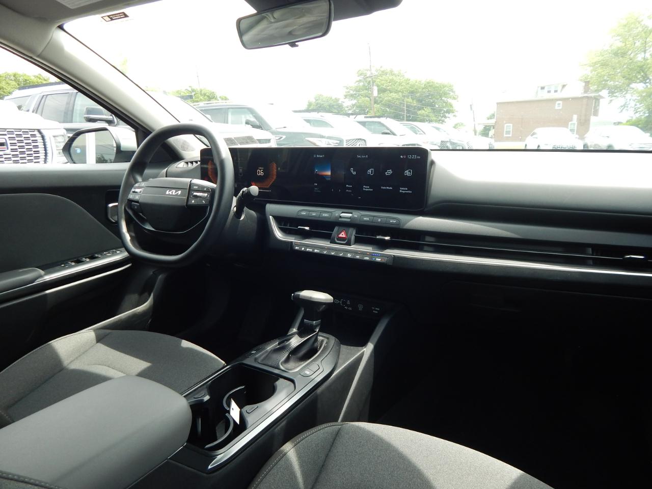 Kia K4 LXS FWD 2025