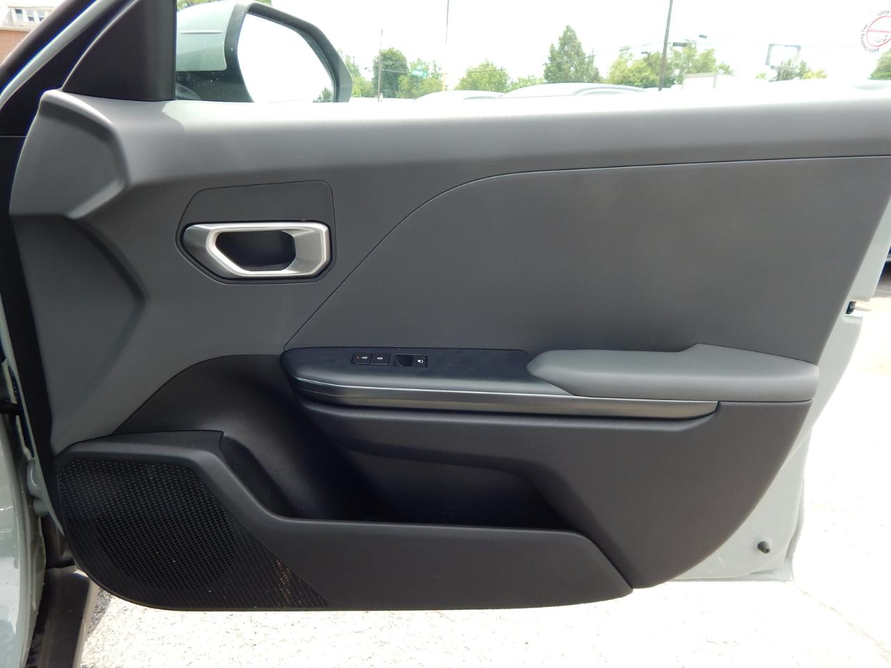 Kia K4 LXS FWD 2025