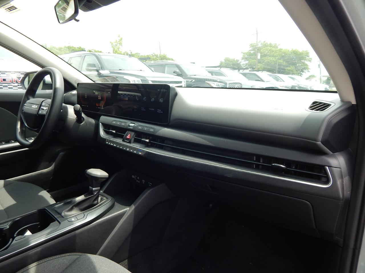 Kia K4 LXS FWD 2025