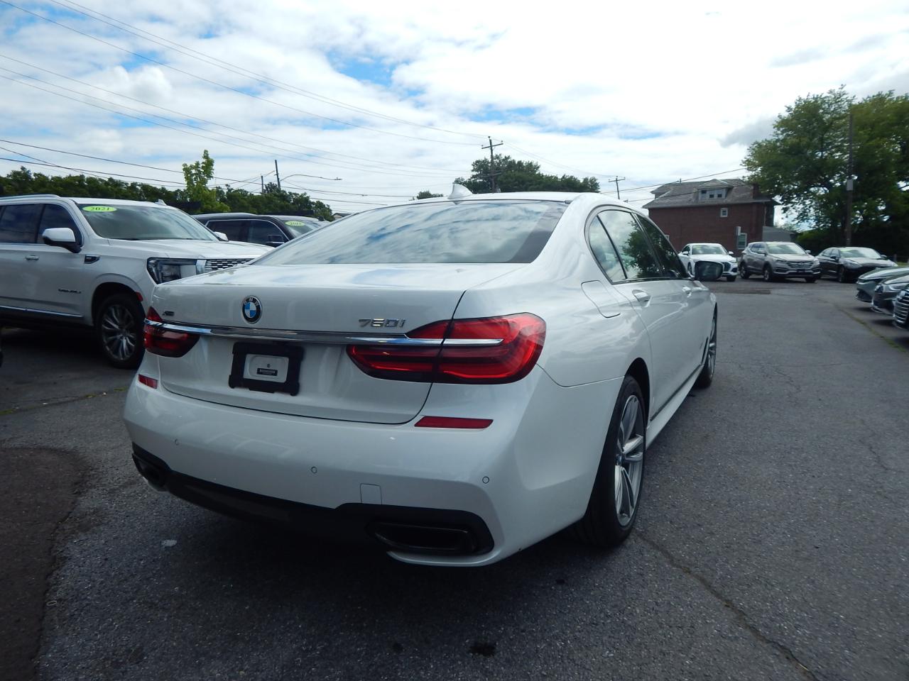 BMW 7-Series 750i xDrive Sedan 2019