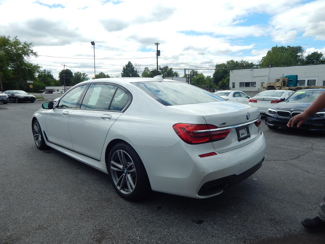 BMW 7-Series 750i xDrive Sedan 2019