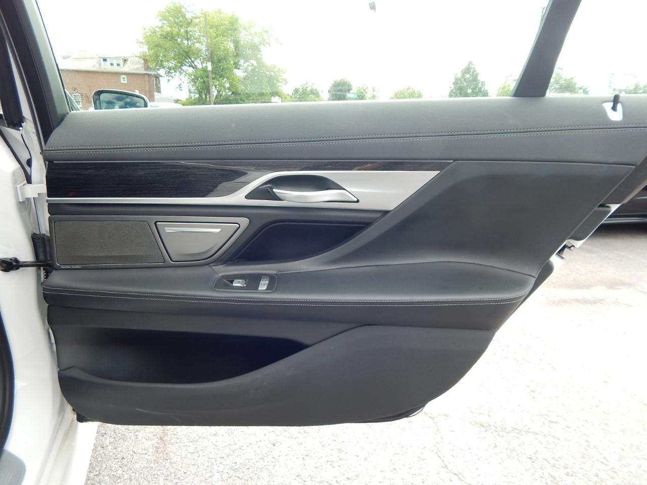 BMW 7-Series 750i xDrive Sedan 2019