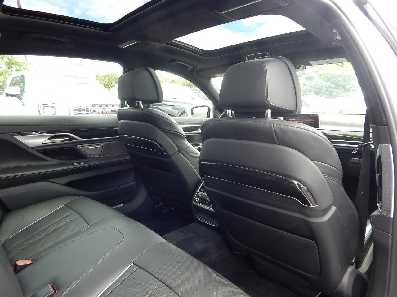 BMW 7-Series 750i xDrive Sedan 2019