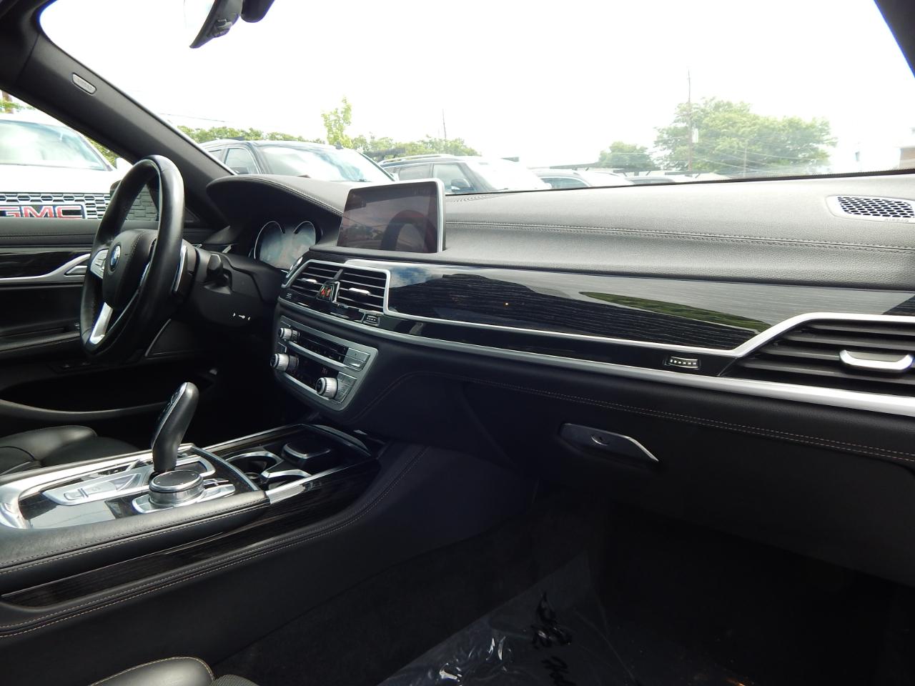 BMW 7-Series 750i xDrive Sedan 2019