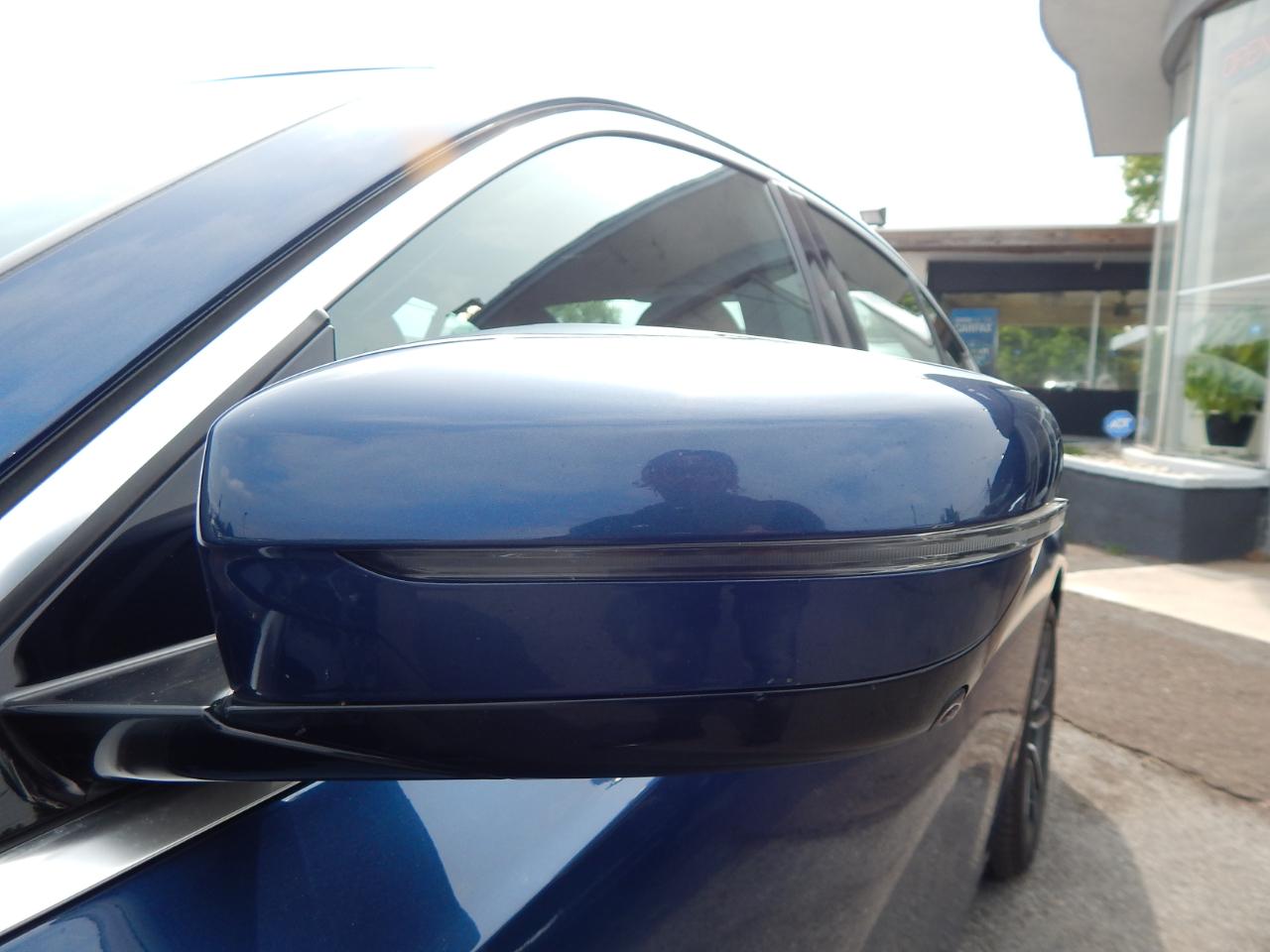 BMW 3 Series 330i xDrive Sedan 2021