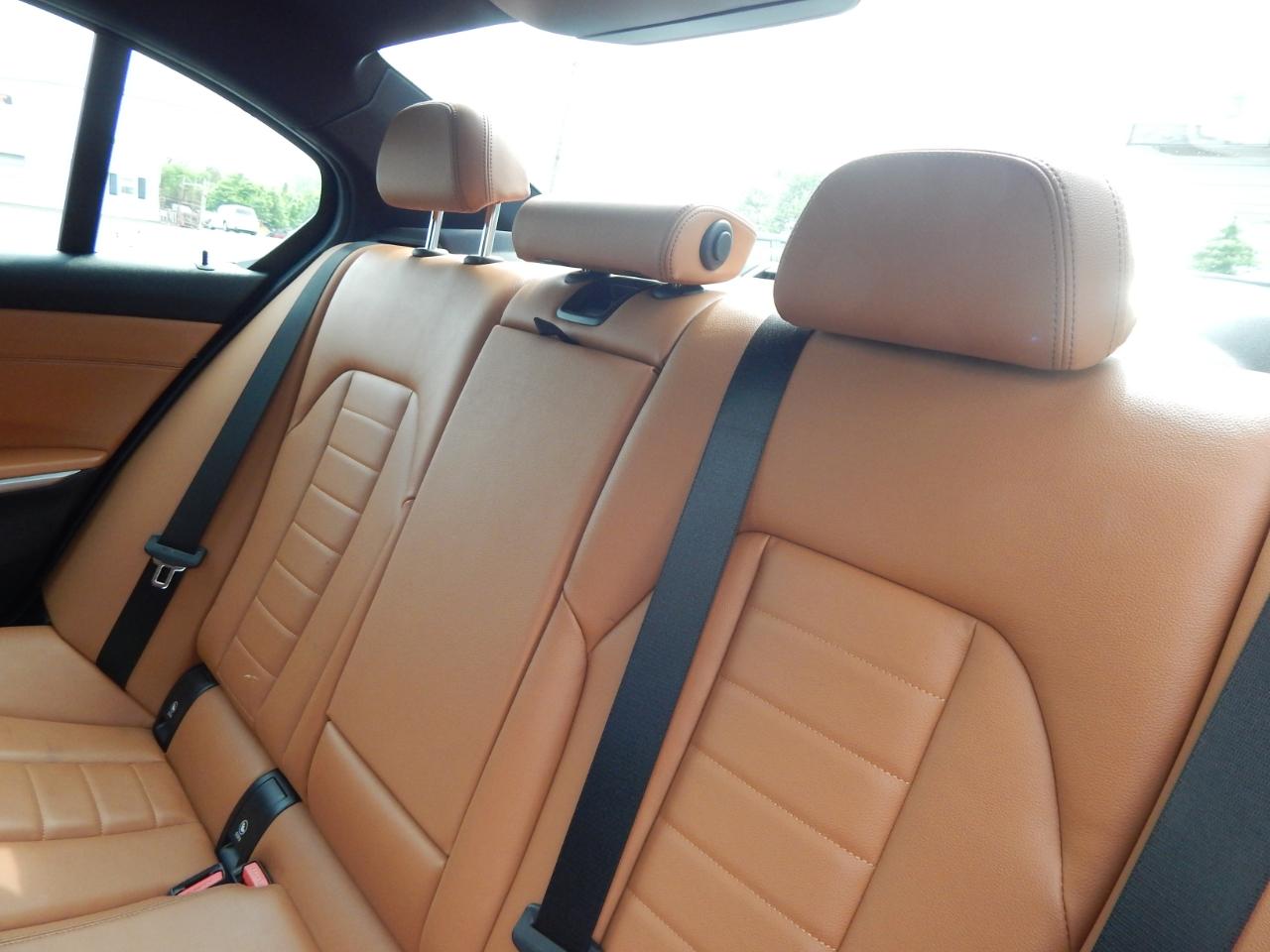 BMW 3 Series 330i xDrive Sedan 2021