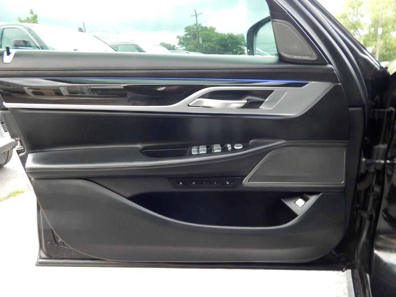 BMW 7 Series 750i xDrive Sedan 2020
